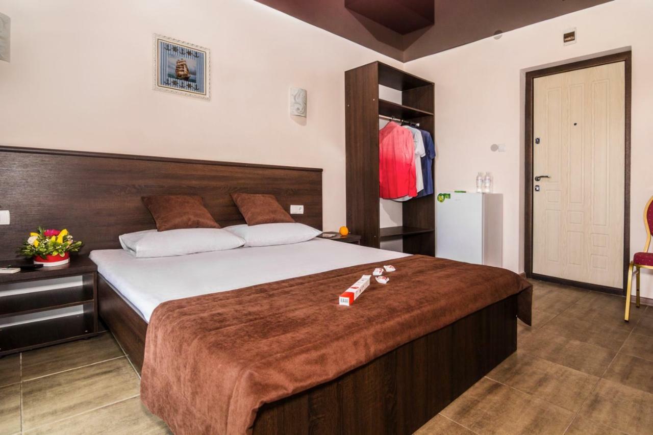 Hotel Marmaris Skadovsʼk Zewnętrze zdjęcie